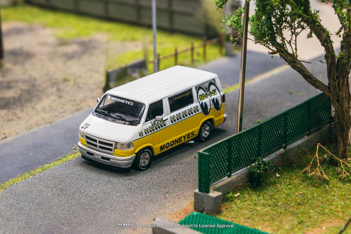 Tarmac Works 1:64 Dodge Van Mooneyes