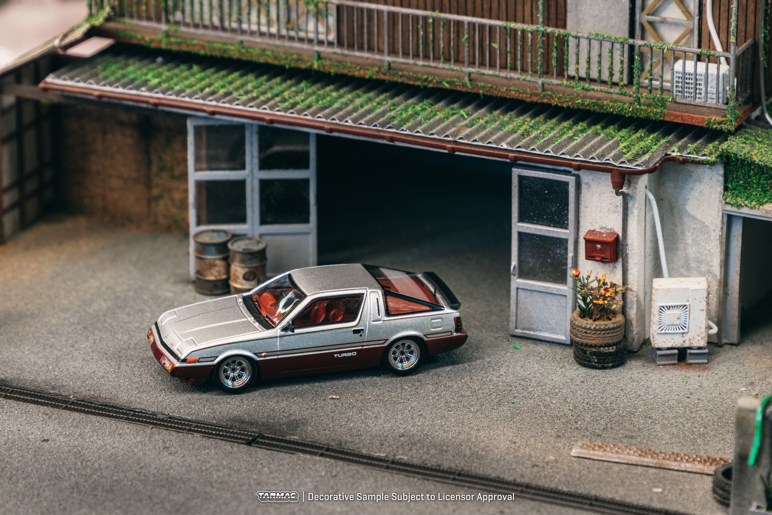 Tarmac Works 1:64 Mitsubishi Starion Silver / Dark Red T64R Tarmac Works 1:64 Mitsubishi Starion Silver / Dark Red T64R