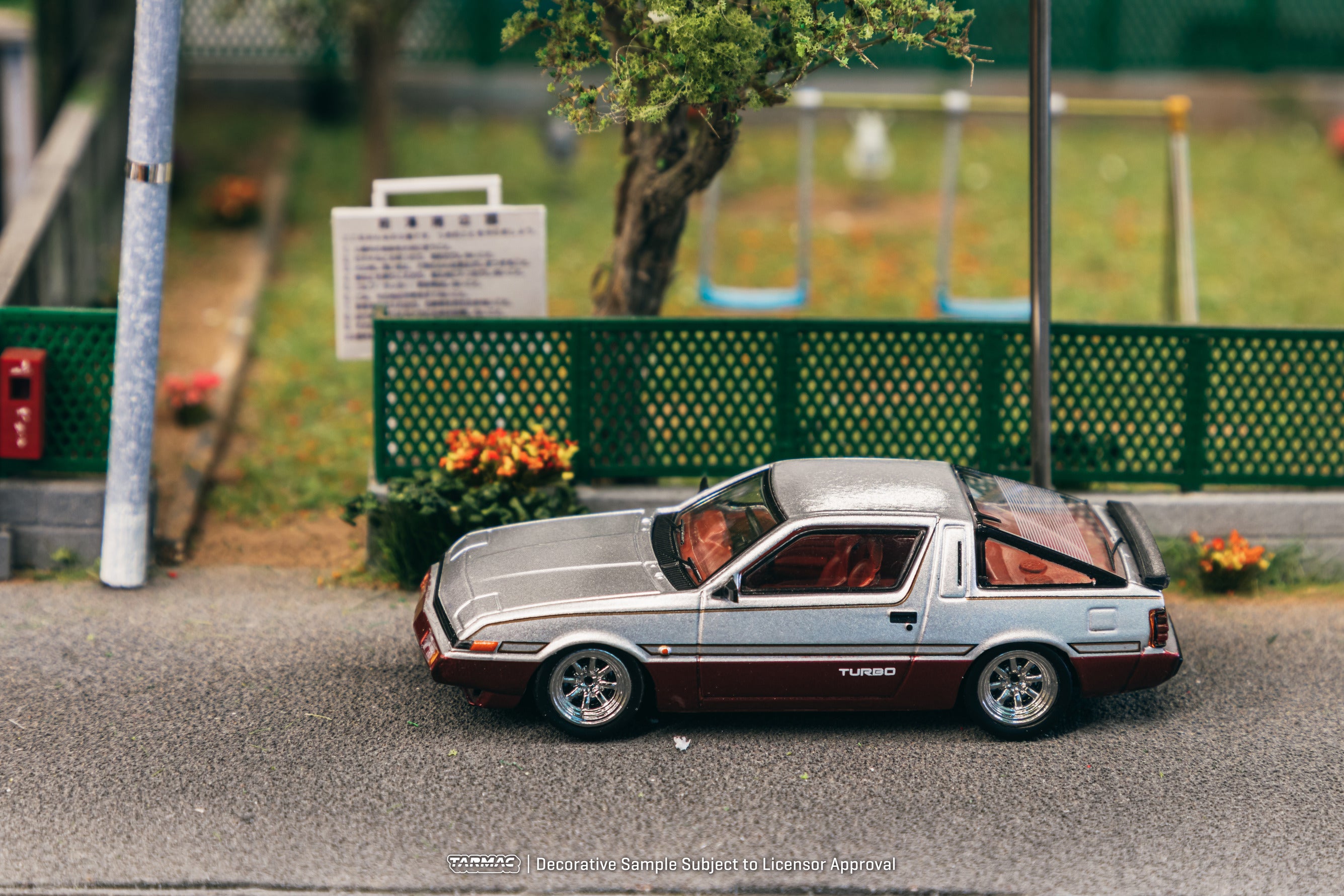 Tarmac Works 1:64 Mitsubishi Starion Silver / Dark Red T64R-055