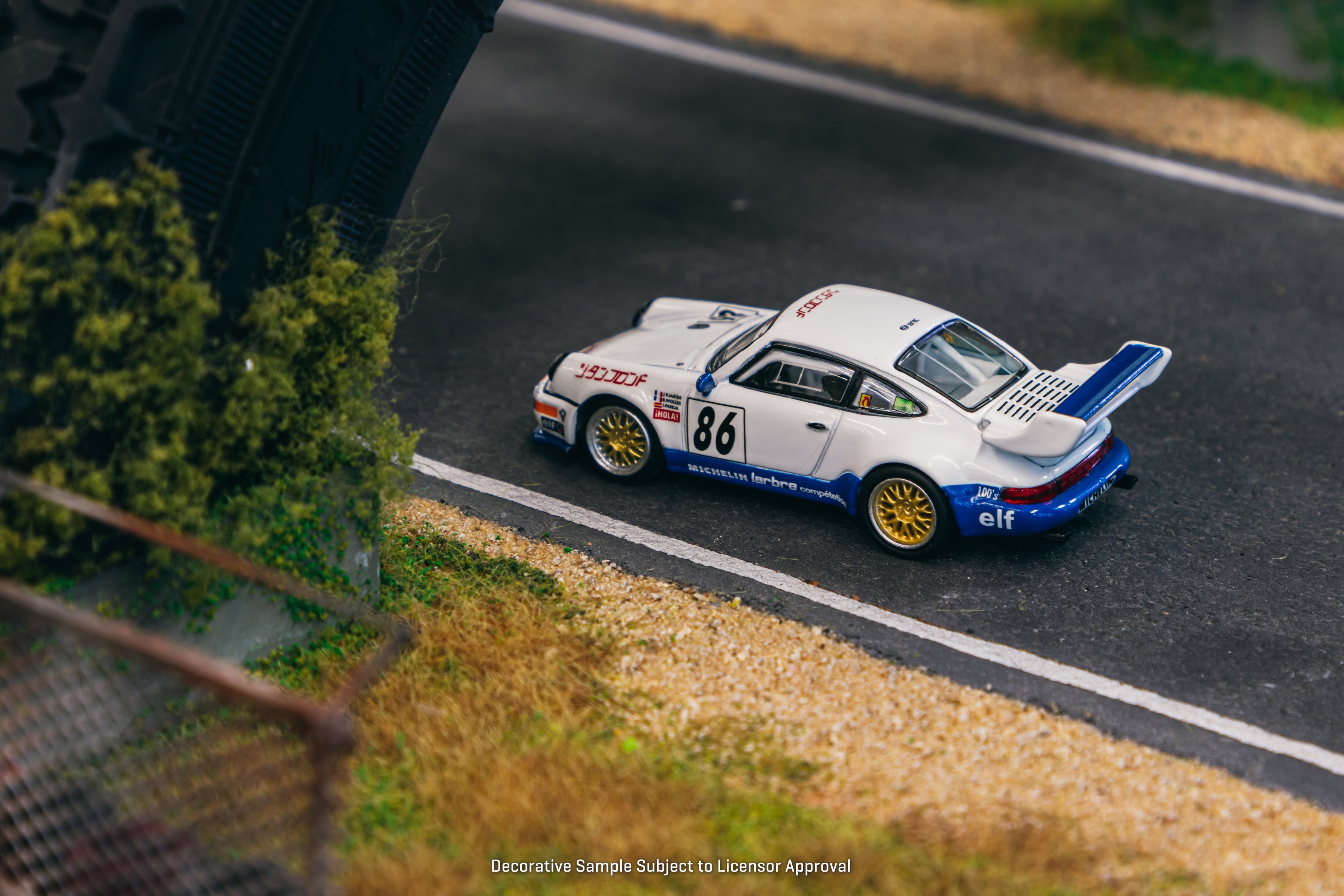 Tarmac Works 1:64 Porsche 911 Turbo S LM GT Suzuka 1000km 1994 #86