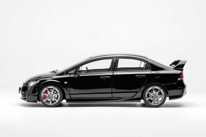MOTORHELIX 1:18 Honda Civic Type R (FD2) 2007 Facelift M85406