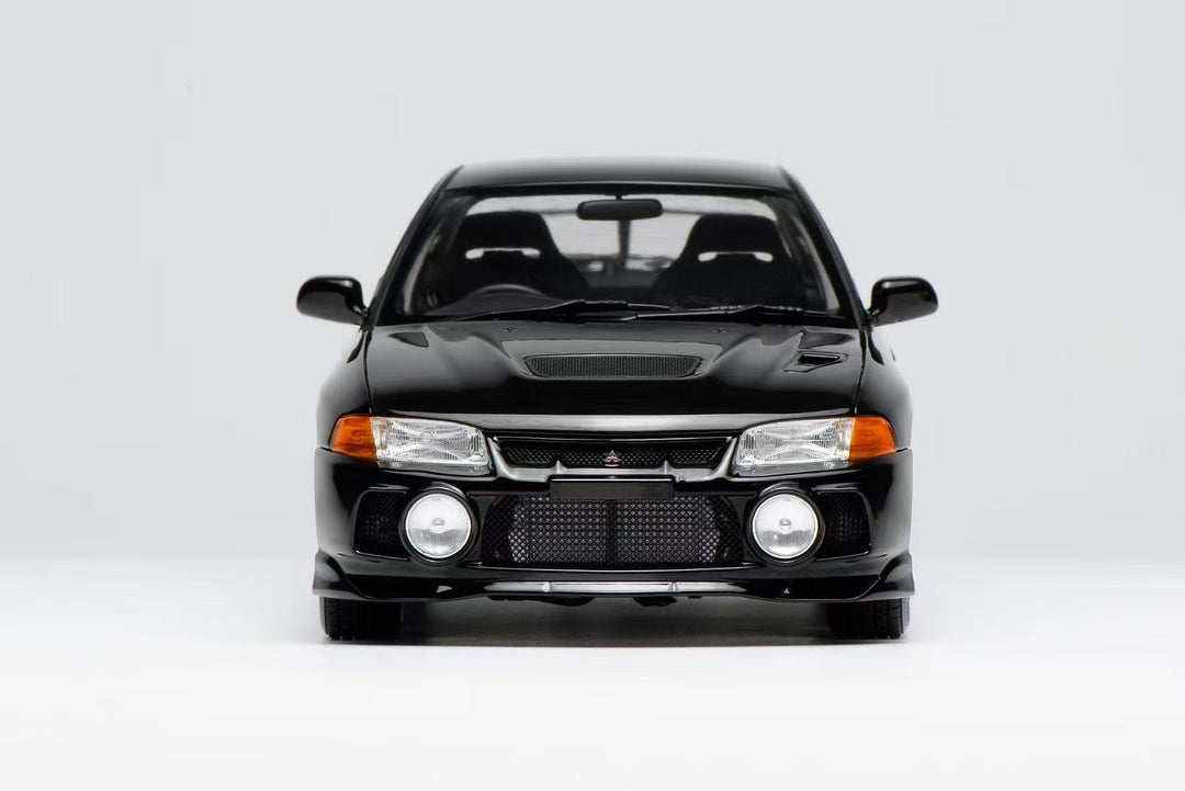 [Preorder] MOTORHELIX 1:18 Mitsubishi Lancer Evolution IV - Pirens Pearl Black