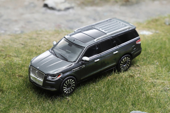 [Preorder] Shadow Pro 1:64 Lincoln Navigator (3 Colours)