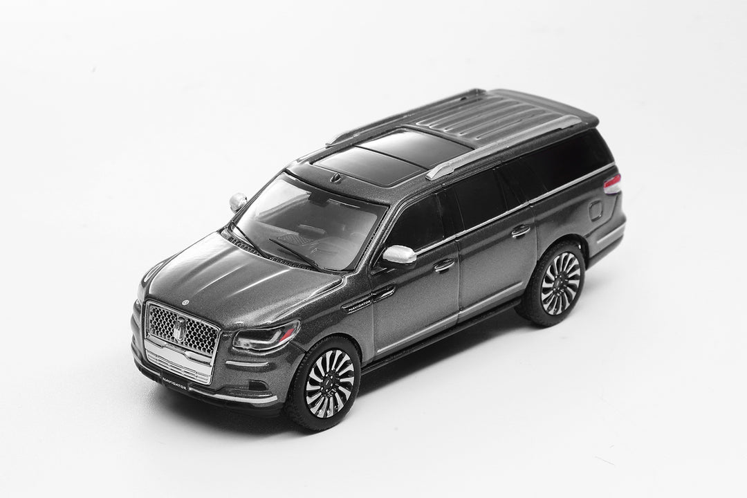 [Preorder] Shadow Pro 1:64 Lincoln Navigator (3 Colours)