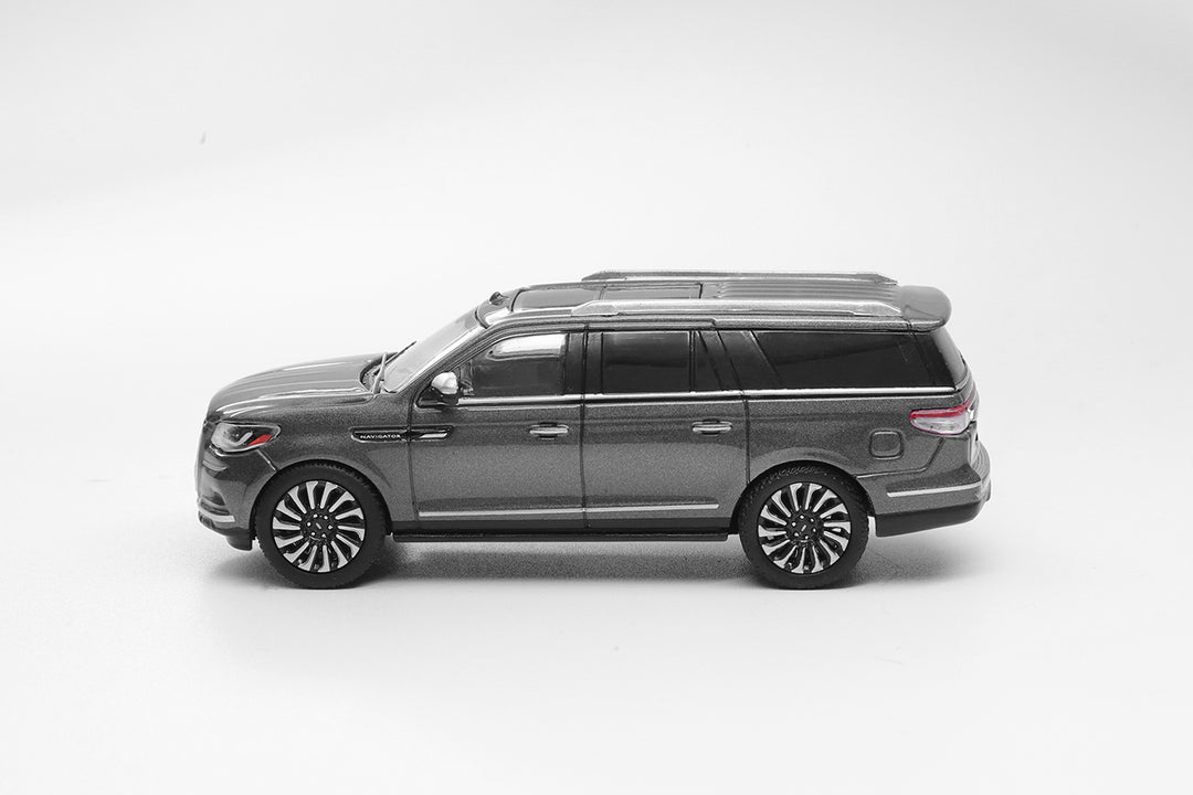 [Preorder] Shadow Pro 1:64 Lincoln Navigator (3 Colours)