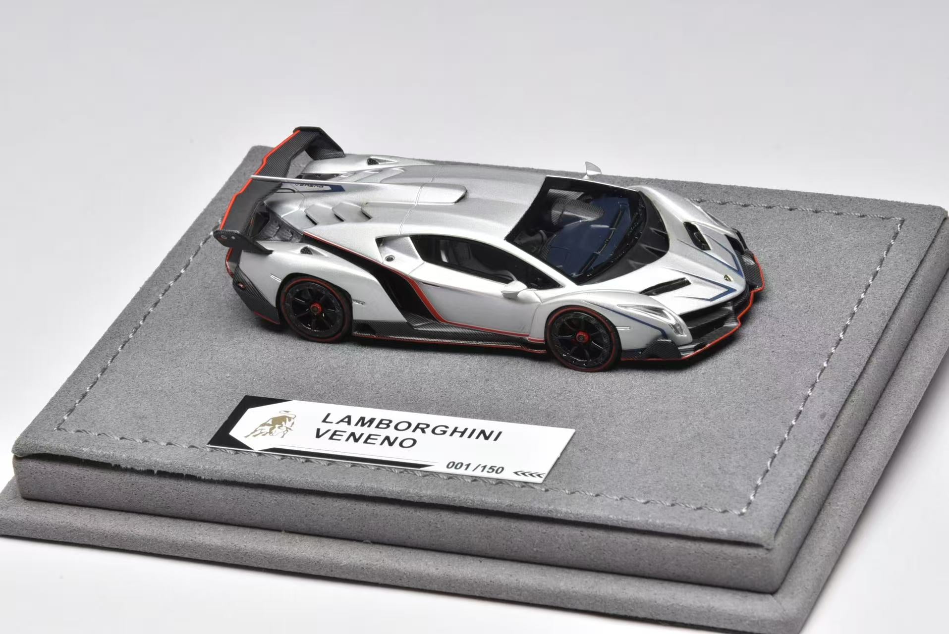 Preorder] Pantheom Model 1:64 Lamborghini Veneno (2 Colours