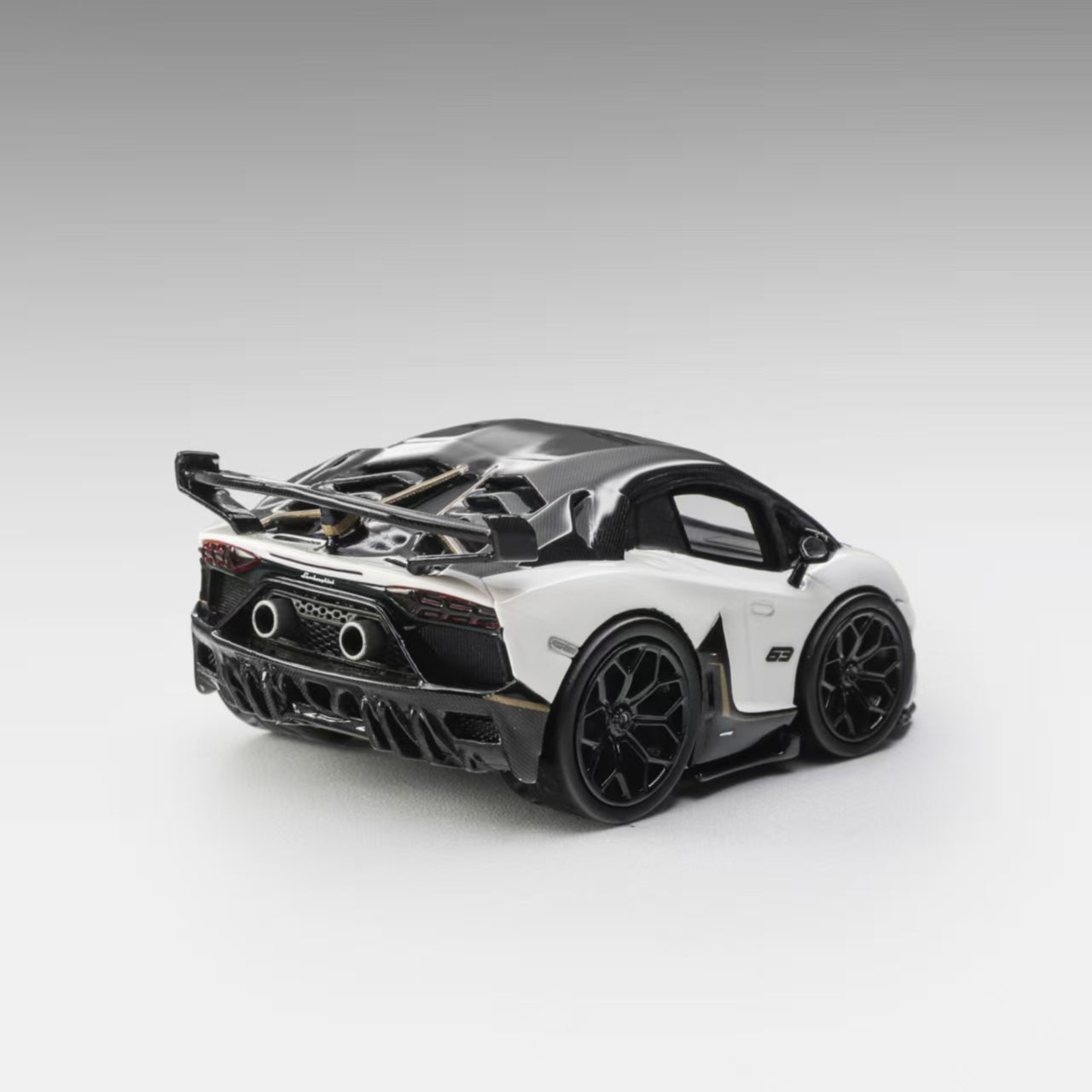 ERAQ X KR 1:64 SVJ White Corey Studio – Horizon Diecast