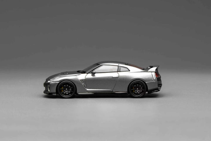 [Preorder] MOTORHELIX 1:64 Nissan GT-R (R35) Track Edition Engineered by NISMO 2020 M63515