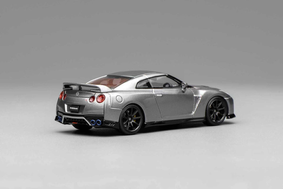 [Preorder] MOTORHELIX 1:64 Nissan GT-R (R35) Track Edition Engineered by NISMO 2020 M63515