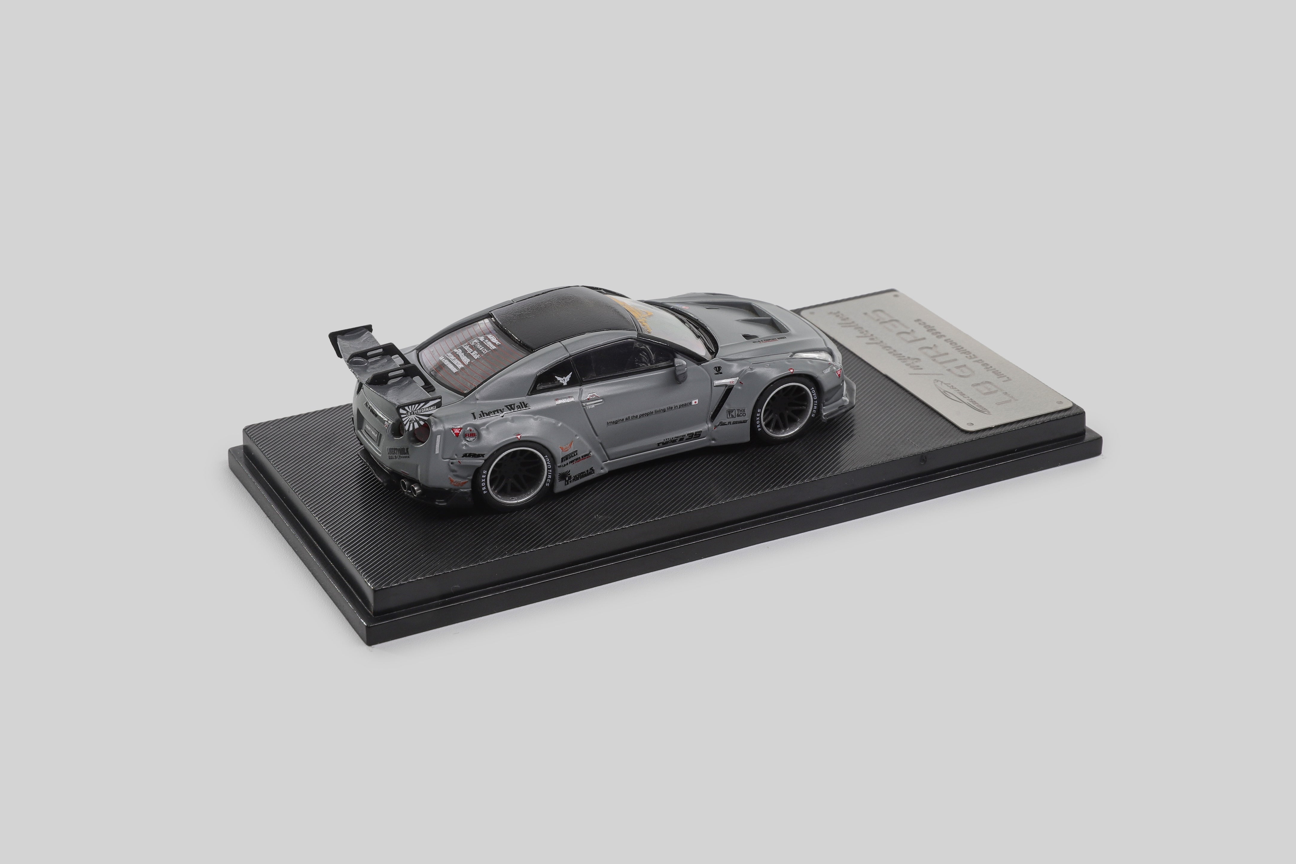 Model Collect 1:64 GTR R35 LB Wide-body Modified Version (3