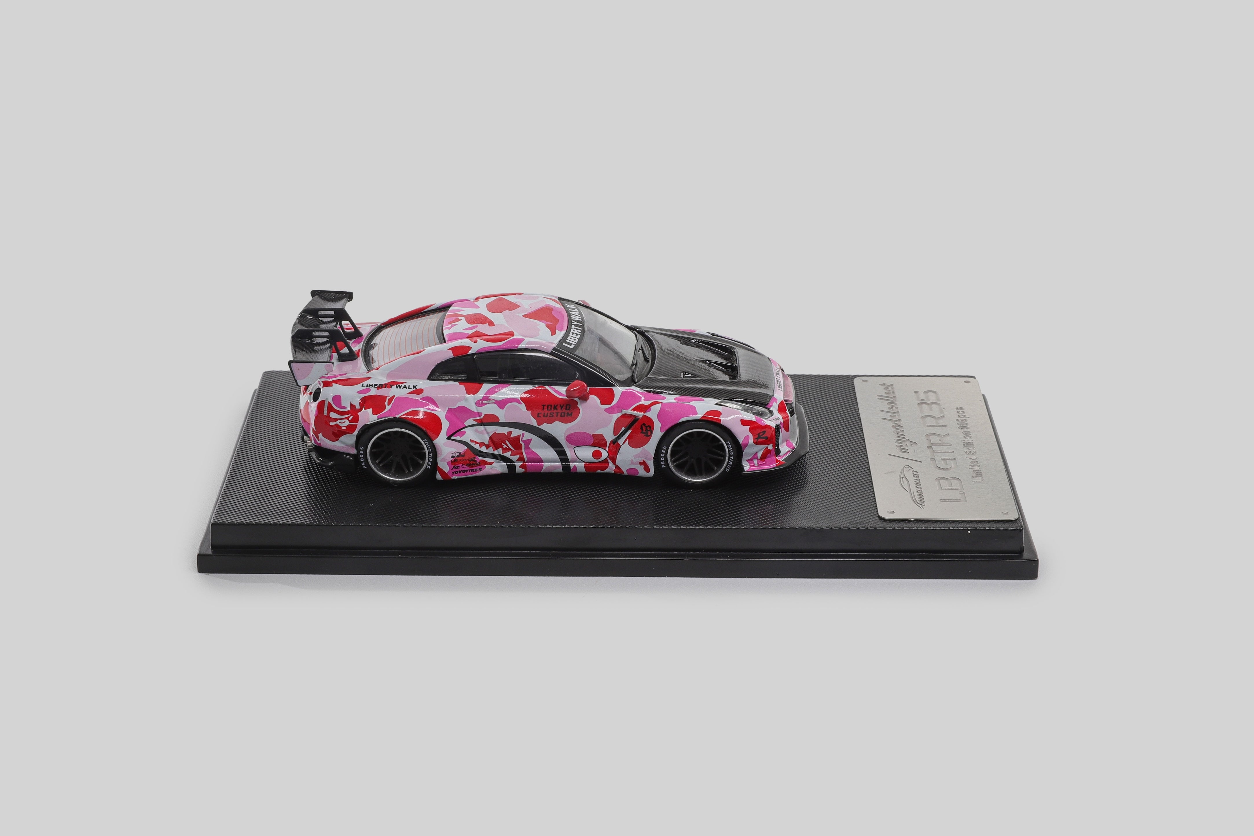 Model Collect 1:64 GTR R35 LB Wide-body Modified Version (3