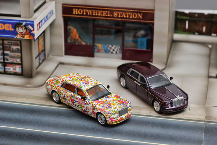 [Preorder] Street Weapon 1:64 Rolls-Royce Phantom VII Purple/ Sunflower (2 Colours)