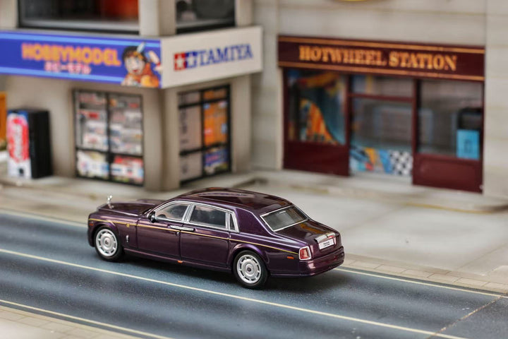 [Preorder] Street Weapon 1:64 Rolls-Royce Phantom VII Purple/ Sunflower (2 Colours)