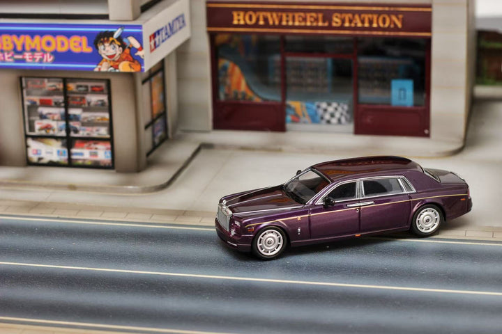 [Preorder] Street Weapon 1:64 Rolls-Royce Phantom VII Purple/ Sunflower (2 Colours)