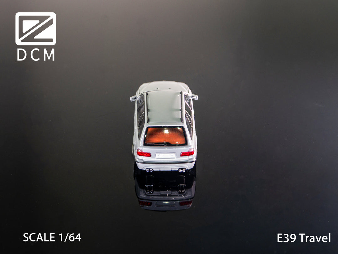 [Preorder] DCM 1:64 E39 Touring (5 Colours)