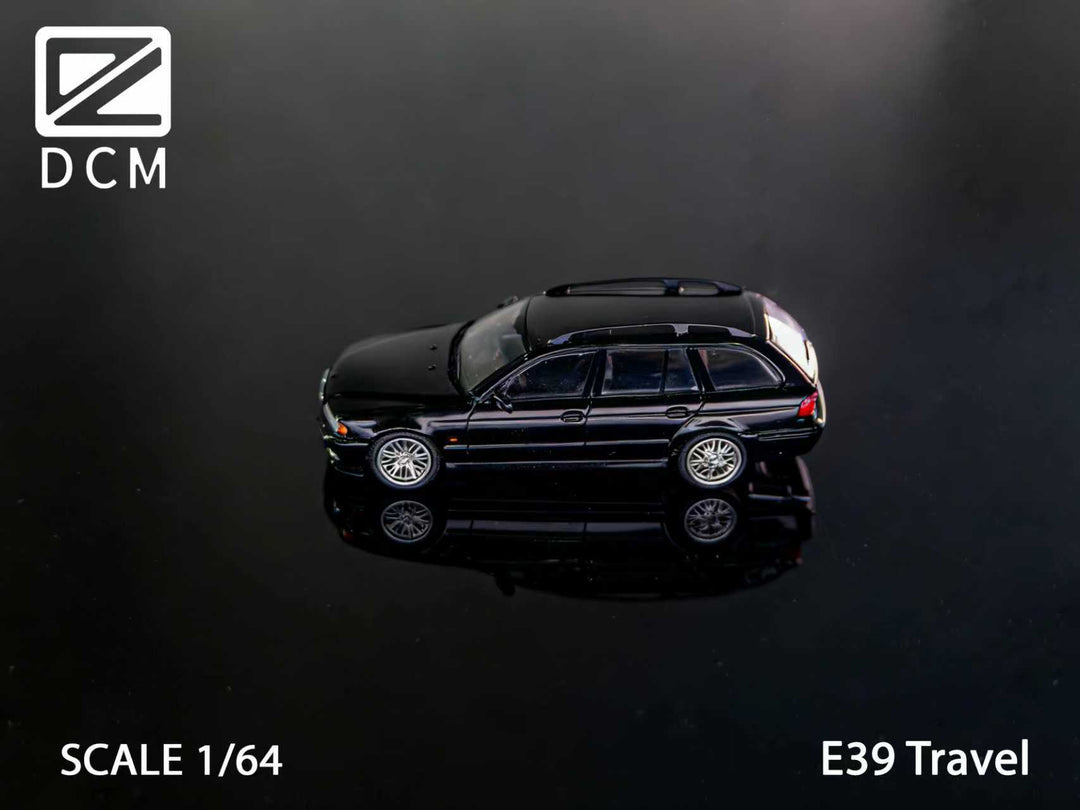 [Preorder] DCM 1:64 E39 Touring (5 Colours)