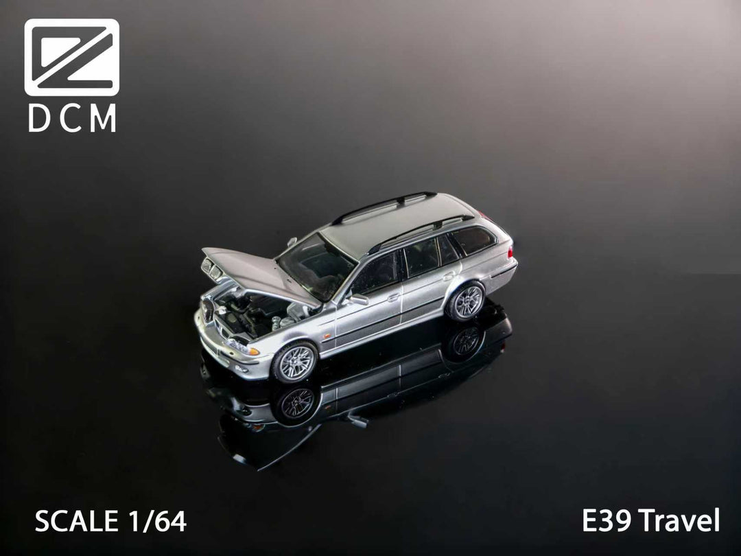 [Preorder] DCM 1:64 E39 Touring (5 Colours)