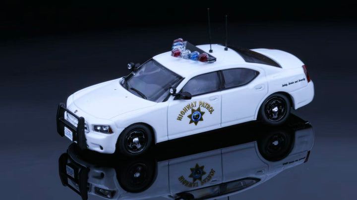 [Preorder] Rollin 1:64 CHP California Highway Patrol (2 Versions)