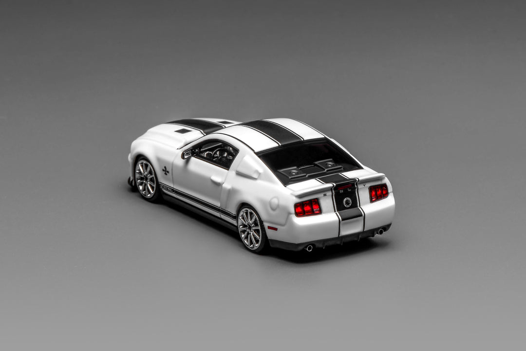 [Preorder] MOTORHELIX x GreenLight 1:64 Ford Mustang Shelby GT500 2007 (2 Colours)