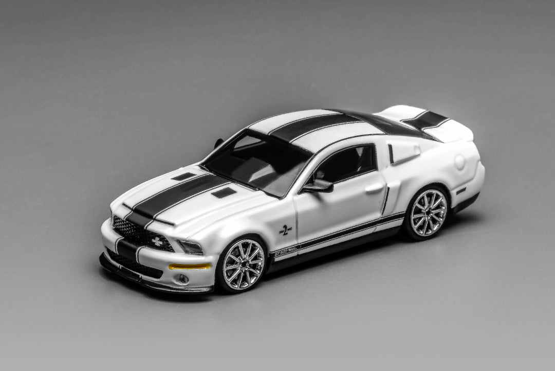 [Preorder] MOTORHELIX x GreenLight 1:64 Ford Mustang Shelby GT500 2007 (2 Colours)