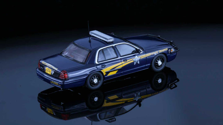 [Preorder] Rollin 1:64  Ford Crown Victoria "Oregon State Police" (OSP) CV