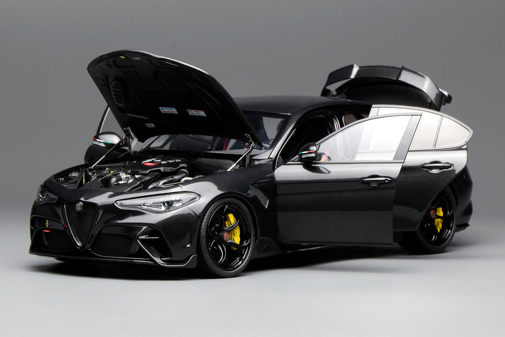 Preorder] Motorhelix 1:18 Alfa Romeo Giulia GTAm Carbon Edition