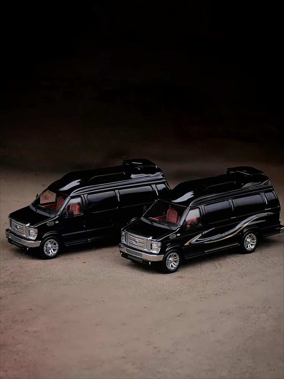 [Preorder] MK Miniatures 1:64 Ford E350 Motorhome (2 Variants)