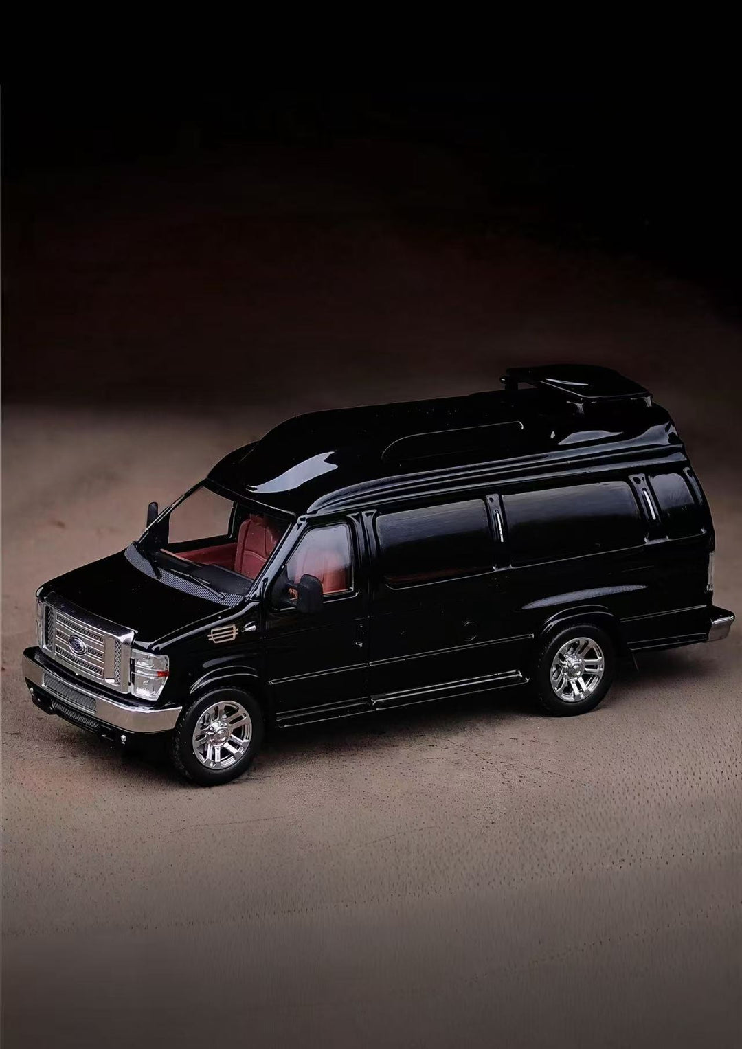 [Preorder] MK Miniatures 1:64 Ford E350 Motorhome (2 Variants)