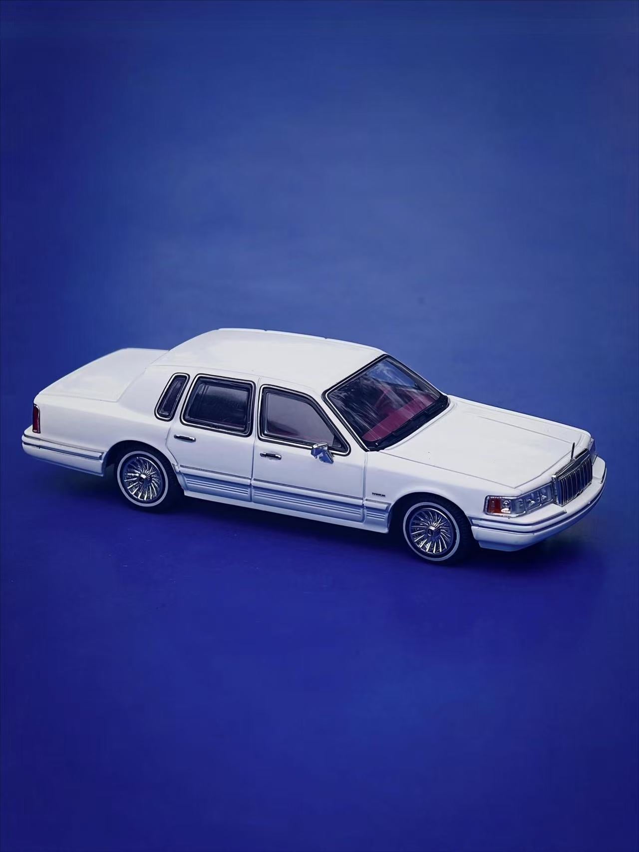 MK Miniatures 1:64 Lincoln Town Car Pearl White – Horizon Diecast