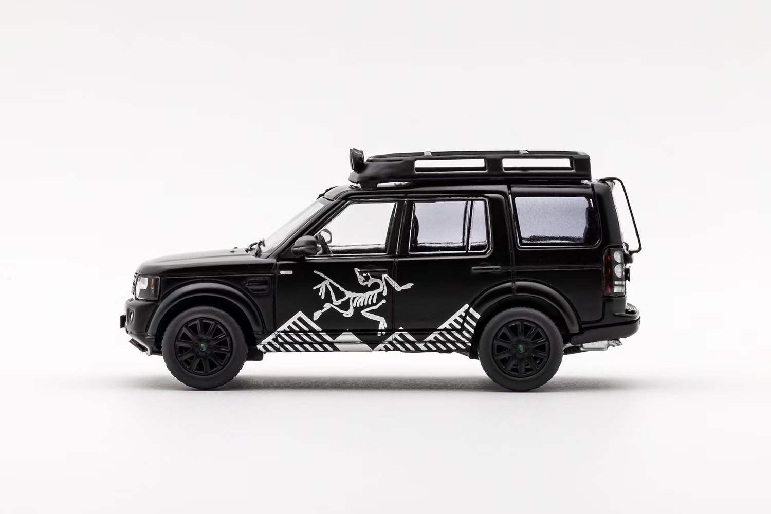GCD 1:64 Land Rover Discovery- Black – Horizon Diecast