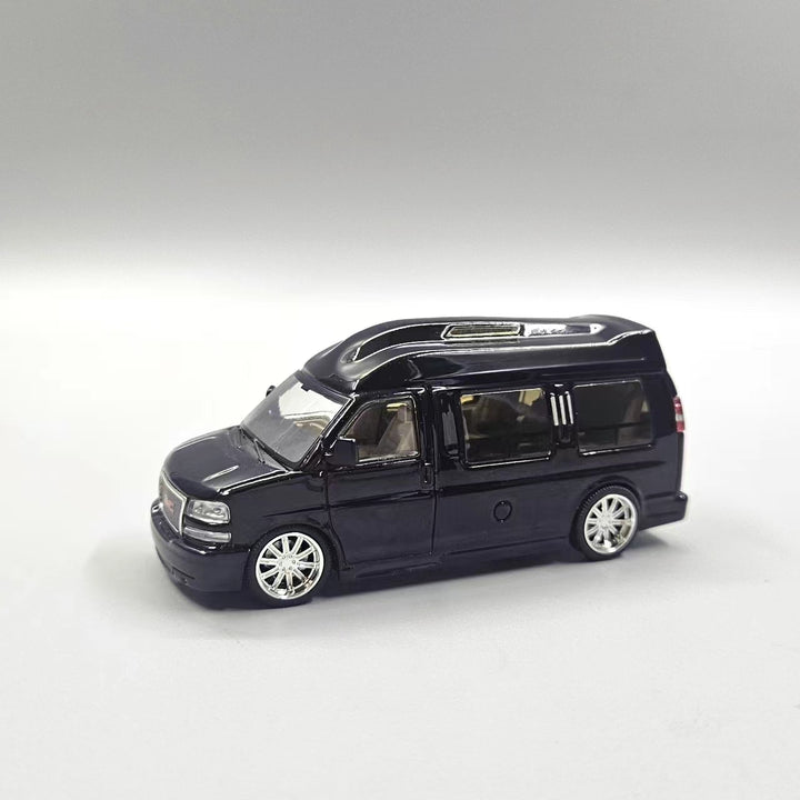 GOC 1:64 GMC Savana- Black