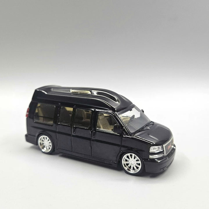 GOC 1:64 GMC Savana- Black