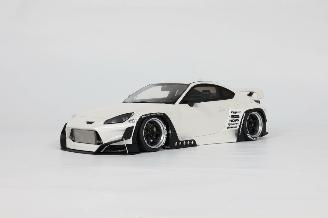 [Preorder] GT Spirit 1:18 PANDEM Toyota GR86 CRYSTAL WHITE 2023 GT498