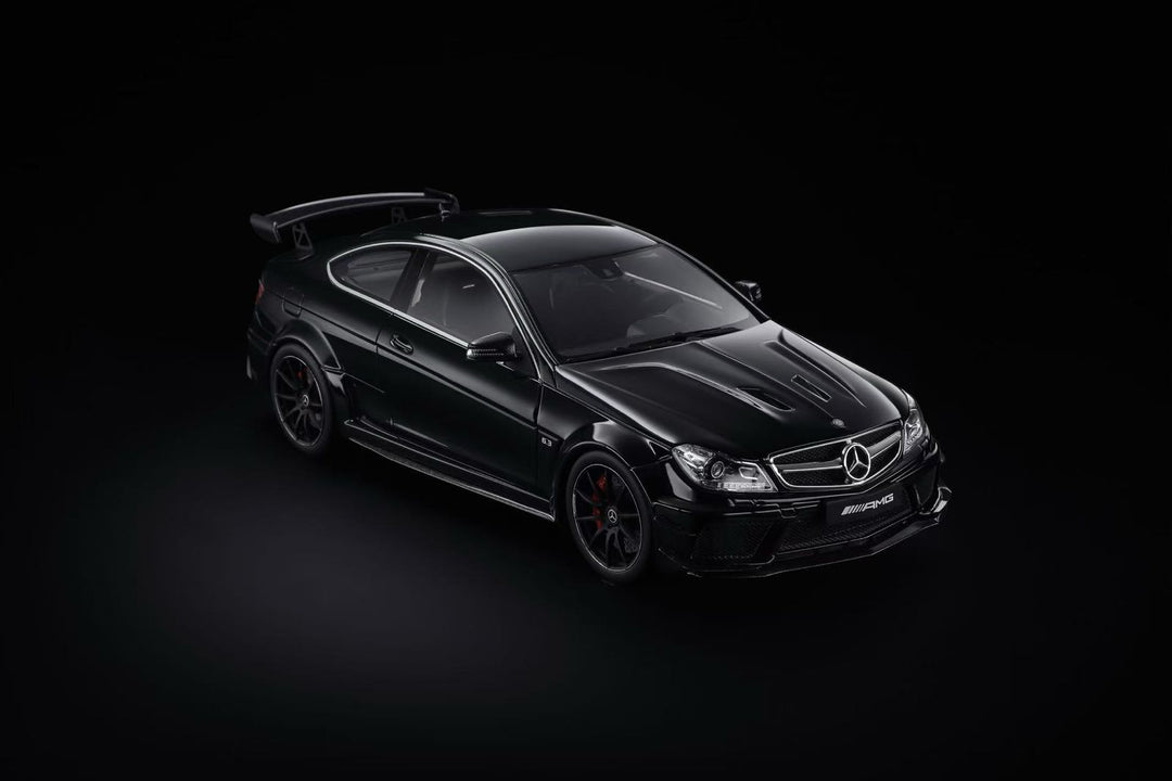 Un'estrema Mercedes C63 AMG Black Series in venda con soli 120 km Un'estrema Mercedes C63 AMG Black Series in venda con soli 120 km