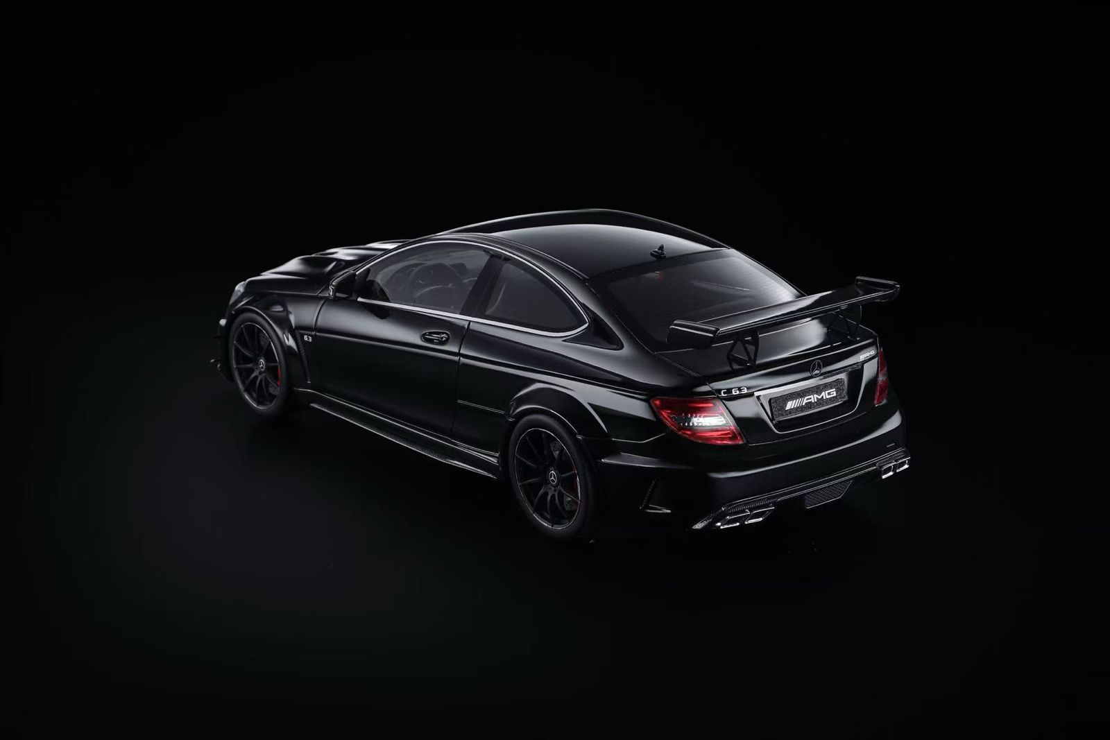 AMGクーペ C63 ベンツ メルセデス 絶版　1/18 ブラックシリーズ Black AMG C63 Mercedes-Benz AM02-0083 1/24キット Model ALPHA 黒 ミニカー