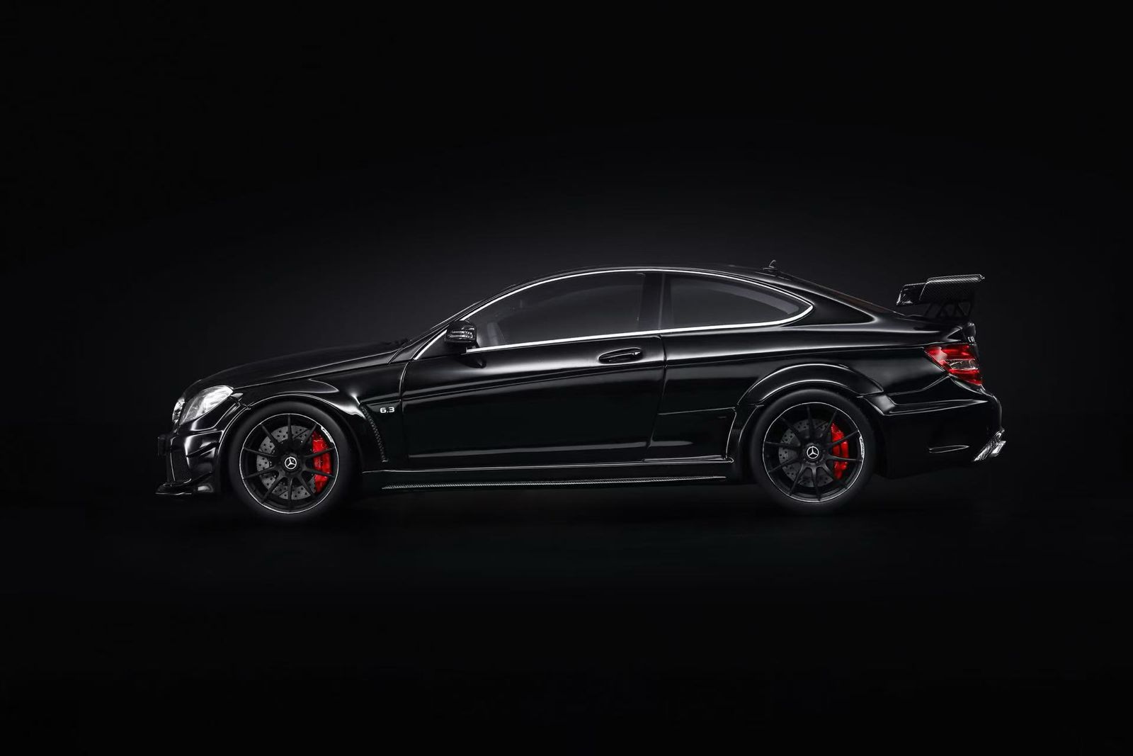 Preorder] NA 1:18 Mercedes-Benz C63 AMG Black Series Resin