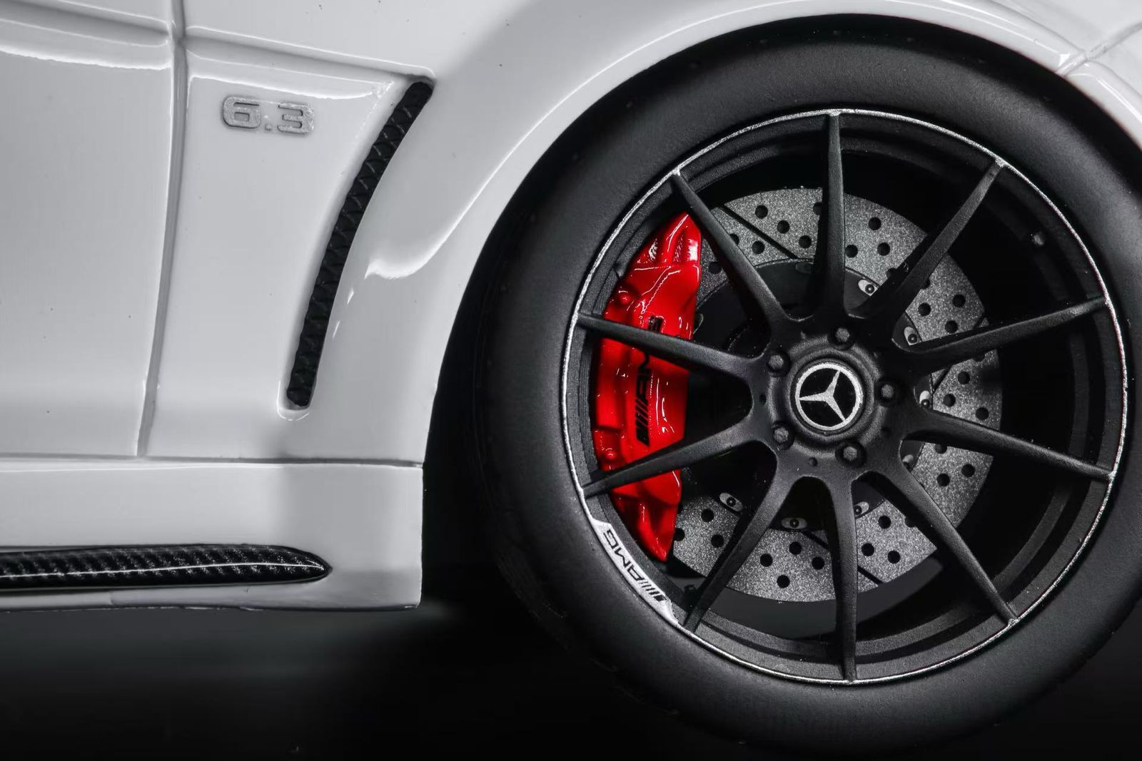 NA 1:18 Mercedes-Benz C63 AMG Black Series Resin Model (3 Colors