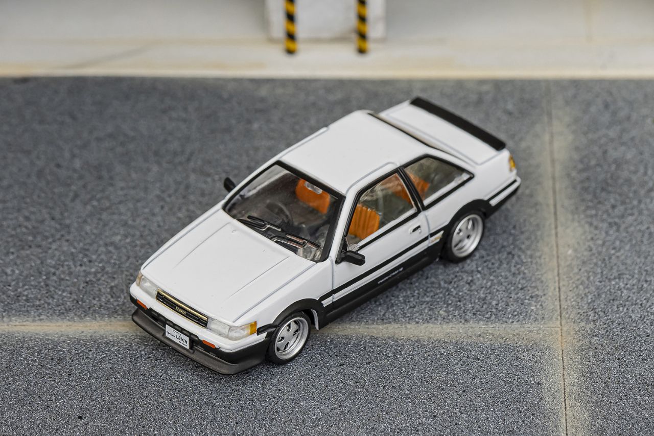Preorder] DCT 1:64 Toyota Corolla Levin 1983 (4 Versions