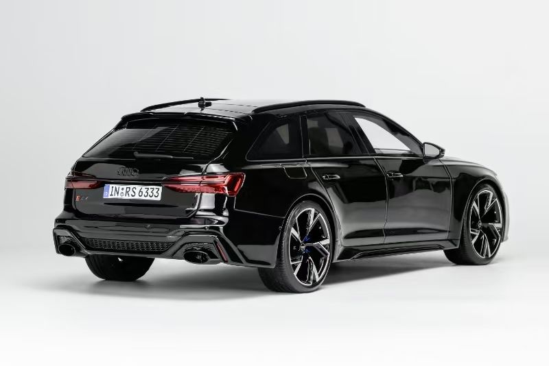 Motorhelix 1:12 Audi RS6 Avant (C8) 2021 Resin Model (3 Colors)