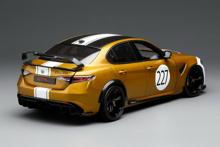 [Preorder] MOTORHELIX 1:18 Alfa Romeo Giulia GTA/ GTAm (2 colors)