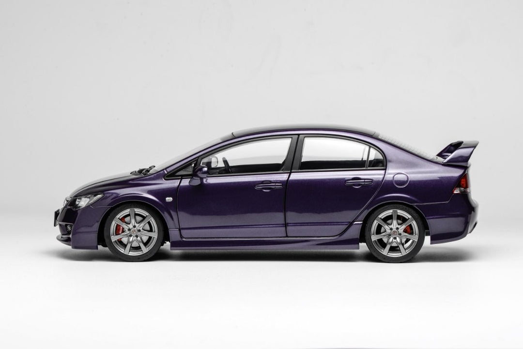 [Preorder] MOTORHELIX 1:18 Honda Civic Type R (FD 2) 2007 Late Version (2 Colors)