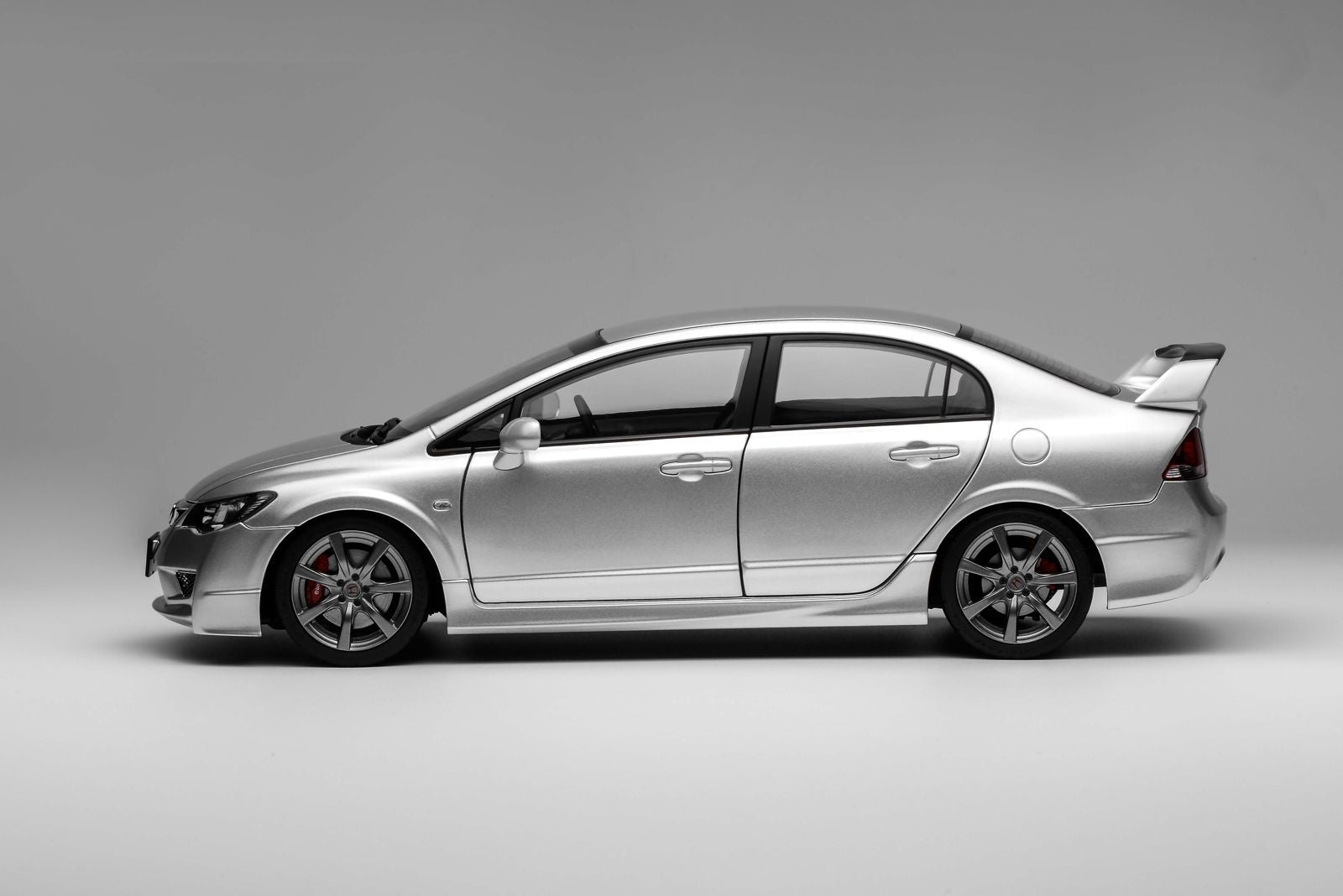 MOTORHELIX 1:18 Honda Civic Type R (FD 2) 2007 Late Version (2