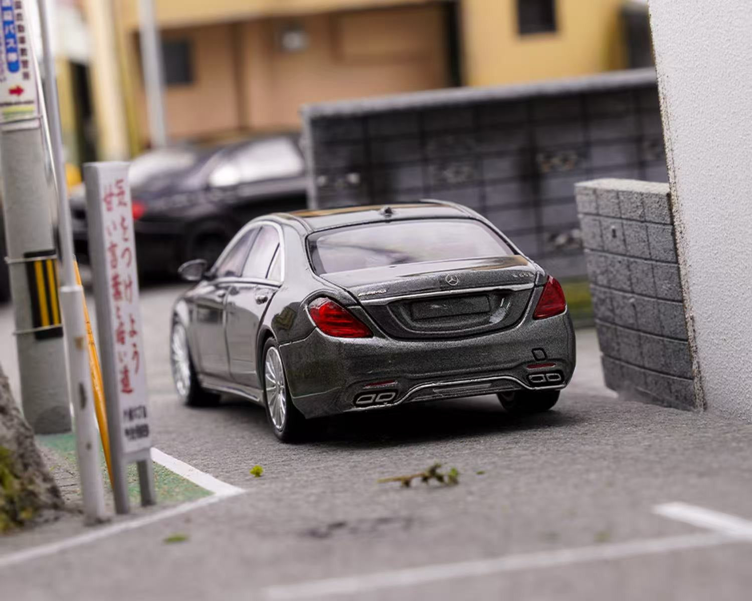 Preorder] King Model 1:64 Mercedes- Benz S65 AMG W222 (2 Colors