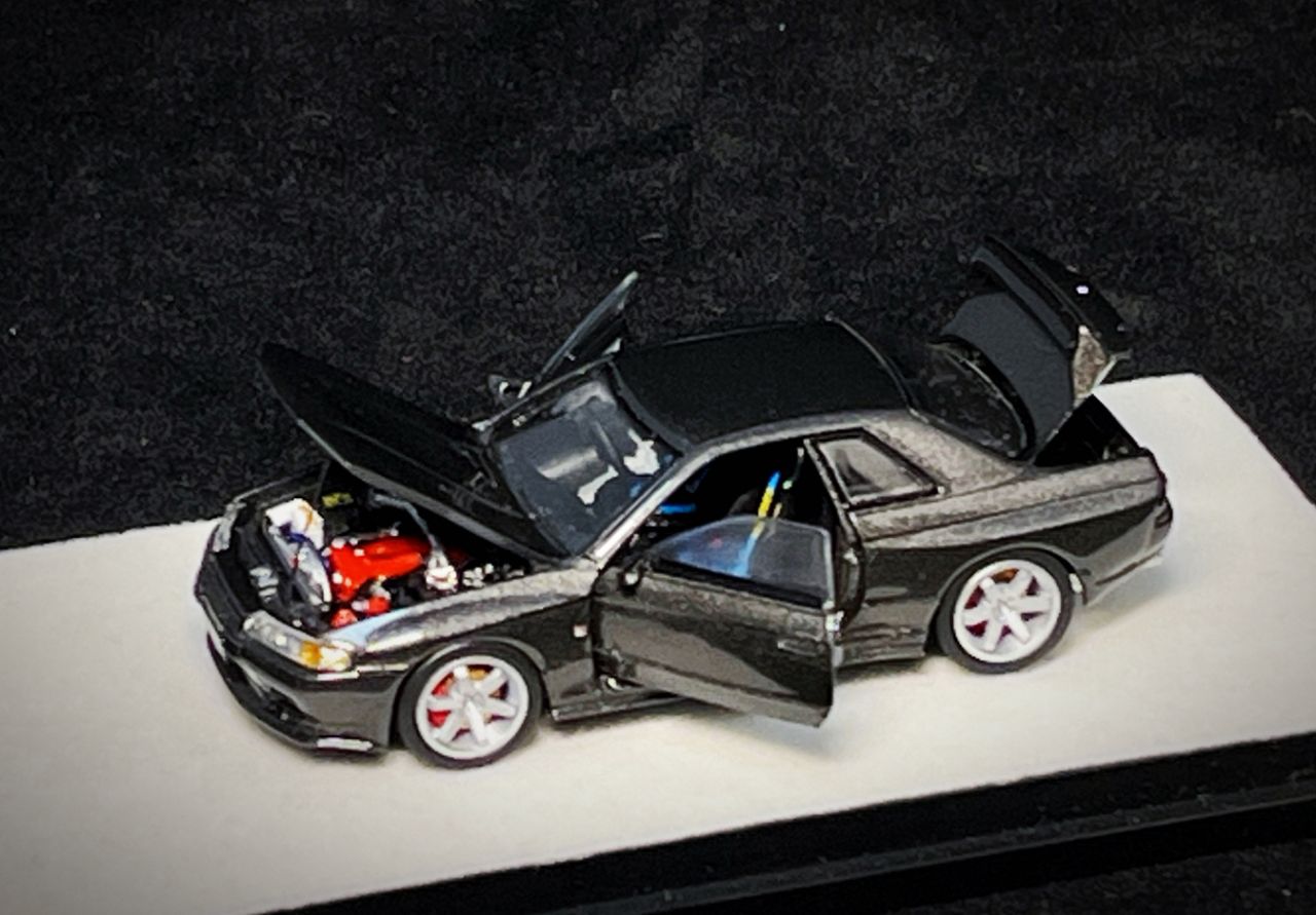 PGM 1/64 日産 スカイライン R32 GT-R PGM 1:64 Nissan GT-R R32 Metallic Gray Fully Openable – Horizon