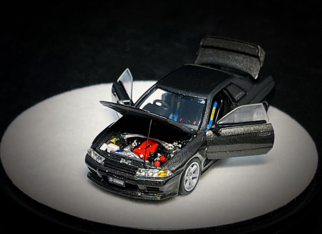 Preorder] PGM 1:64 Nissan GT-R R32 Metallic Gray Fully Openable