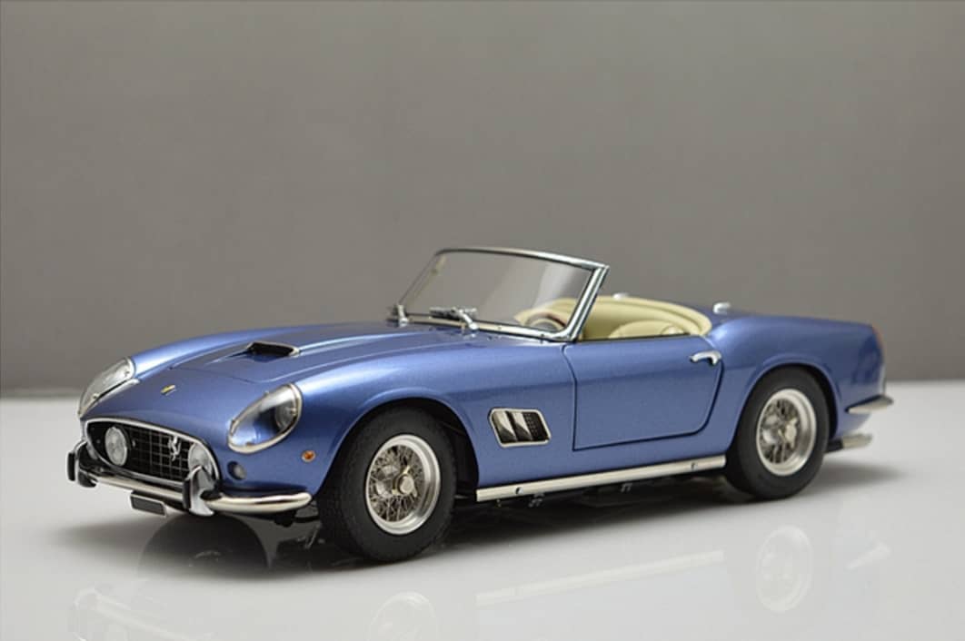 Ferrari SF90 Spider grise (LookSmart) 1/43e Ferrari SF90 Spider grise (LookSmart) 1/43e