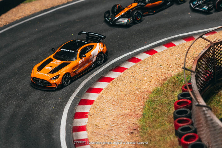 [Preorder] Tarmac Works 1:64 Mercedes-Benz AMG GT Black Series Safety Car of British GP 2025 – Global64 – Limited Edition T64G-042-SCB-B