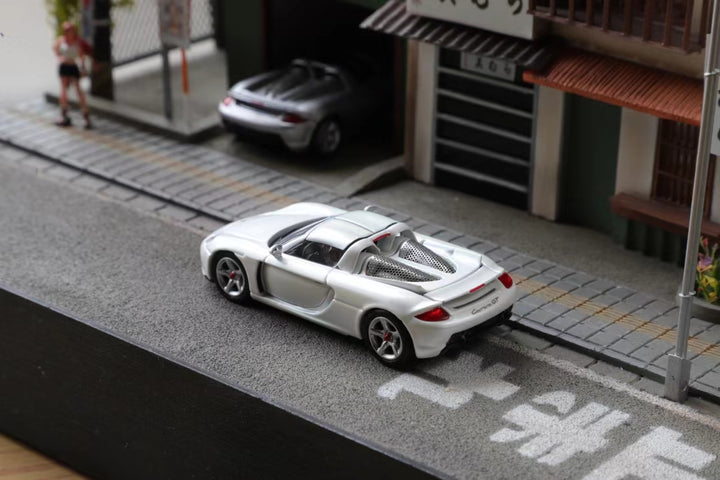 Funny Model 1:64 Porsche Carrera GT (3 Colours)