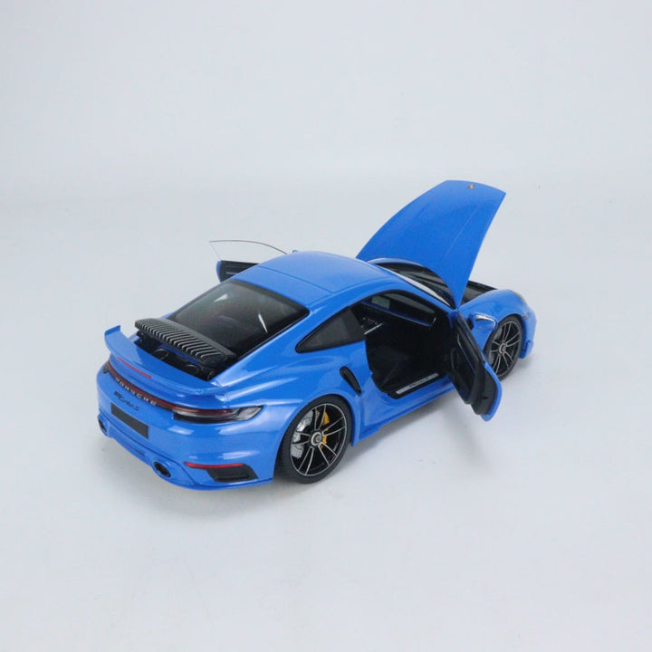 MINICHAMPS 1:18 Porsche 911 992 Turbo S (911 Turbo Sport) 113069172