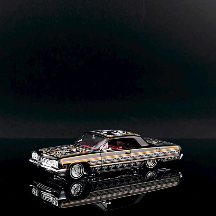 [Preorder] Fine Works 1:64 Chevrolet Impala Lowrider Black Gold Bouncing Car (2 Versions)
